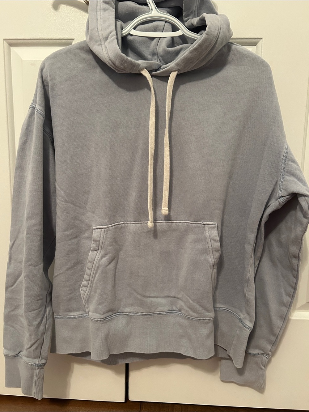 American Eagle Outfitters Men's Light Gray Hooded Pullover Sweatshirt